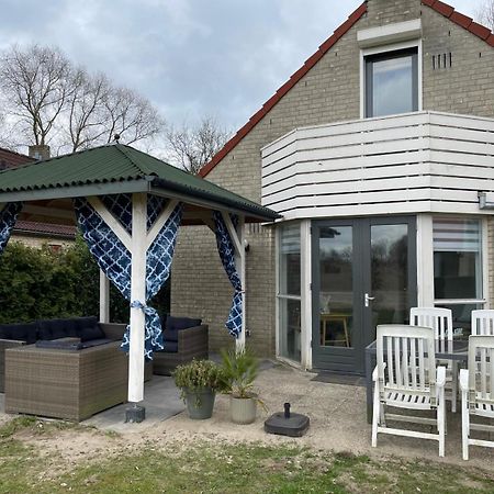Gezellige Vakantiewoning Aan Het Water In Ewijk - Recreational Only No Workers Buitenkant foto