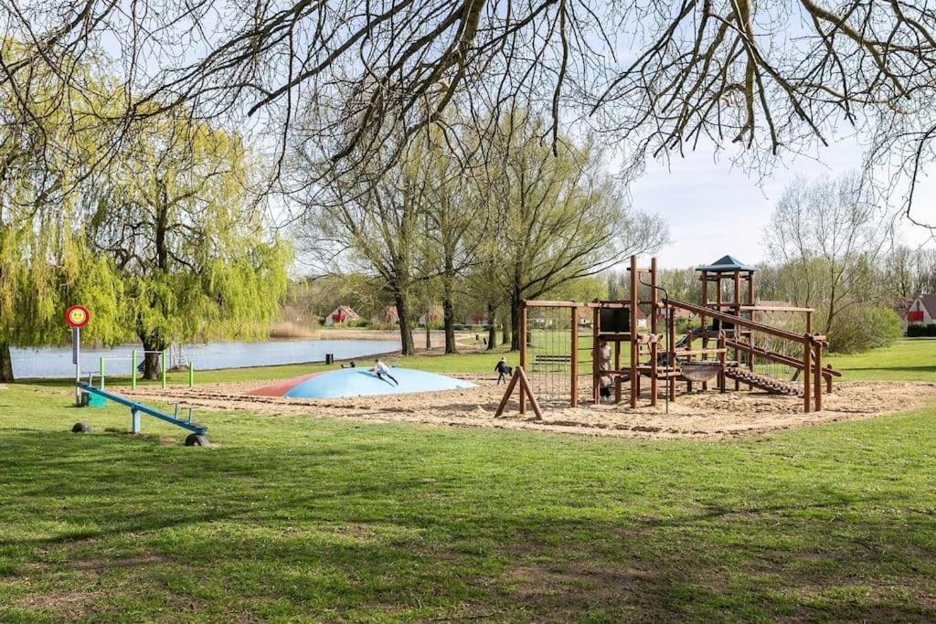 Gezellige Vakantiewoning Aan Het Water In Ewijk - Recreational Only No Workers Buitenkant foto