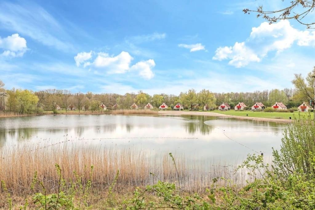 Gezellige Vakantiewoning Aan Het Water In Ewijk - Recreational Only No Workers Buitenkant foto