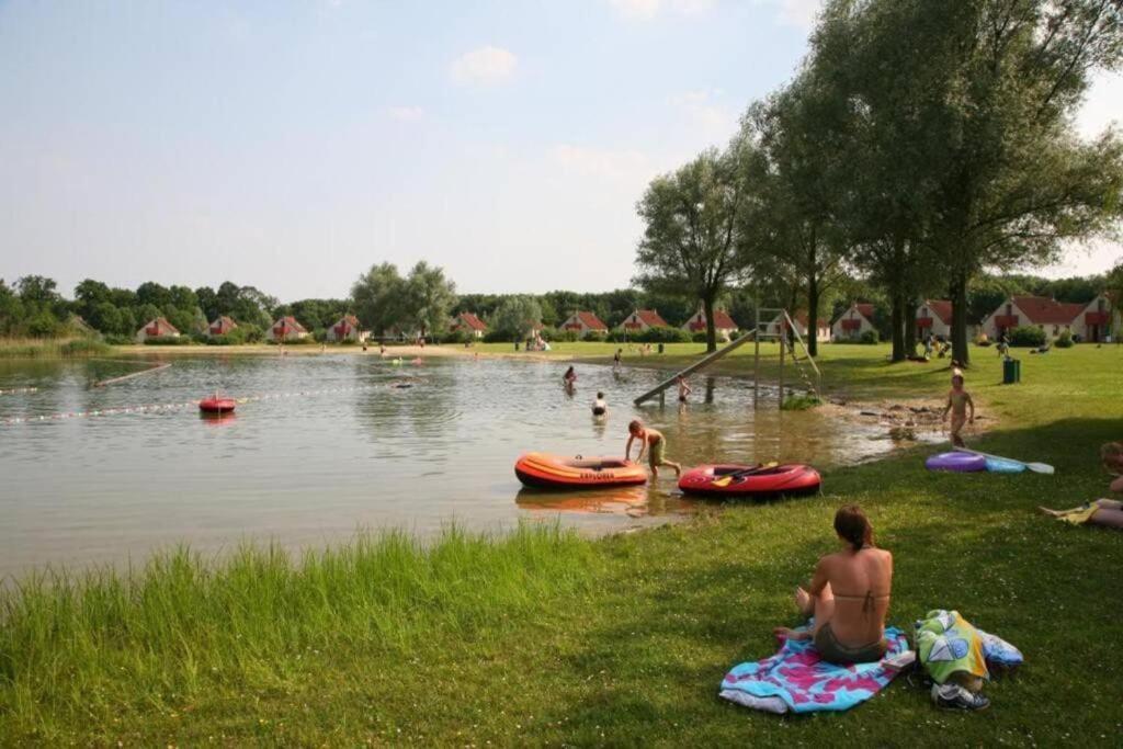 Gezellige Vakantiewoning Aan Het Water In Ewijk - Recreational Only No Workers Buitenkant foto