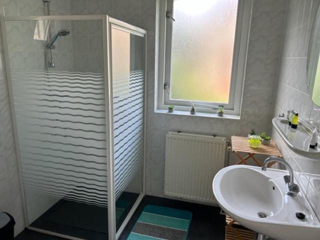 Gezellige Vakantiewoning Aan Het Water In Ewijk - Recreational Only No Workers Buitenkant foto