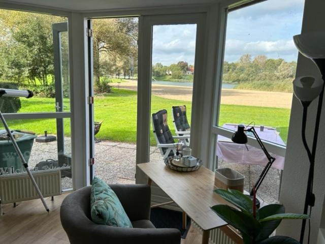 Gezellige Vakantiewoning Aan Het Water In Ewijk - Recreational Only No Workers Buitenkant foto