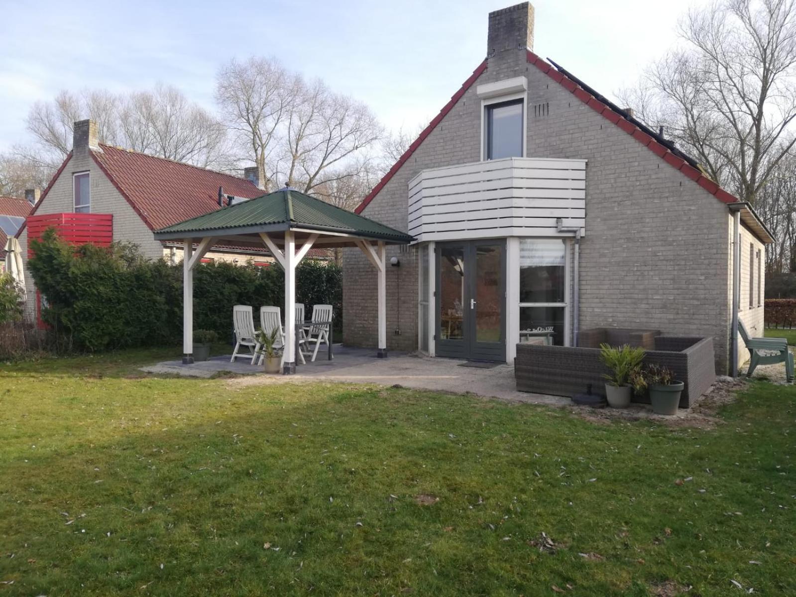 Gezellige Vakantiewoning Aan Het Water In Ewijk - Recreational Only No Workers Buitenkant foto