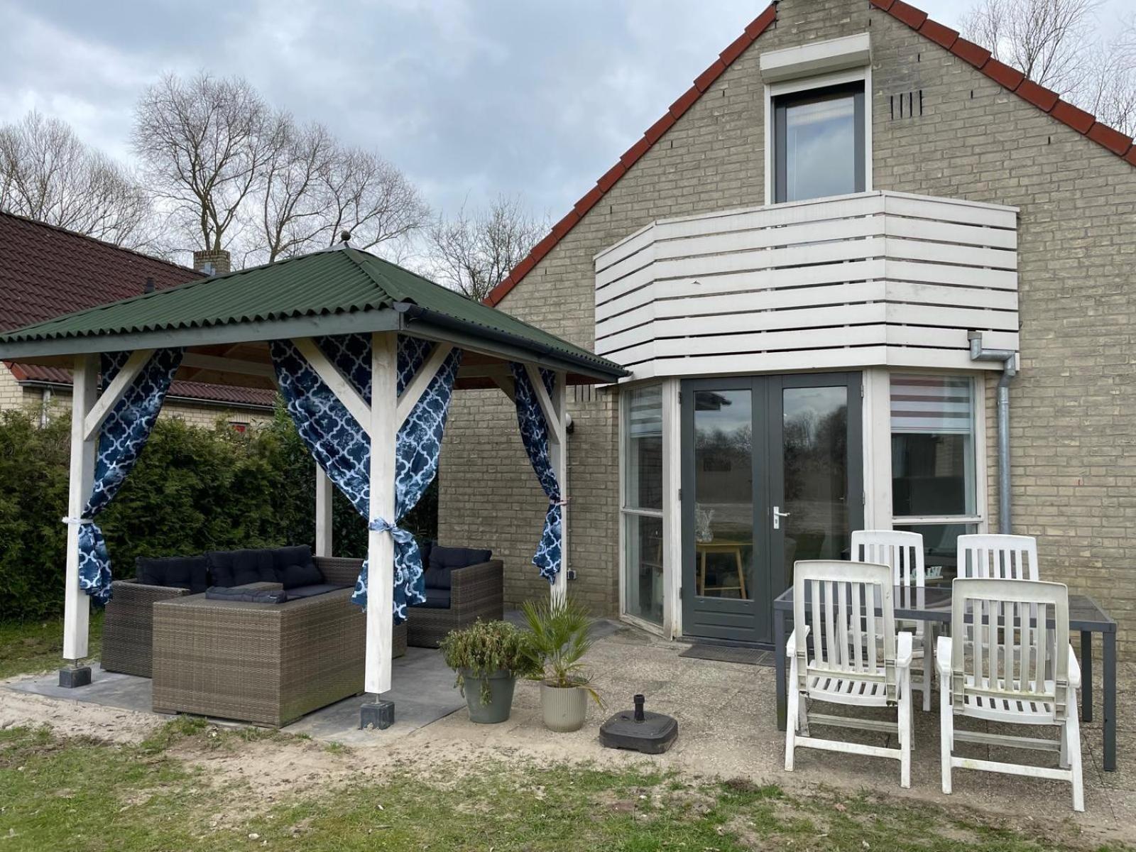 Gezellige Vakantiewoning Aan Het Water In Ewijk - Recreational Only No Workers Buitenkant foto